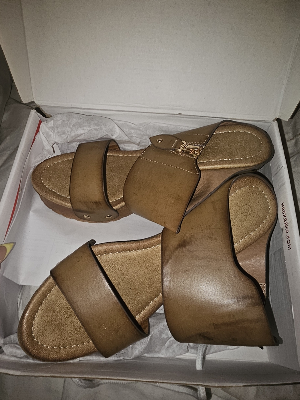 Platform Block Heel Sandals in Tan with Stud Detail NIB Nature Breeze - Picture 3 of 5